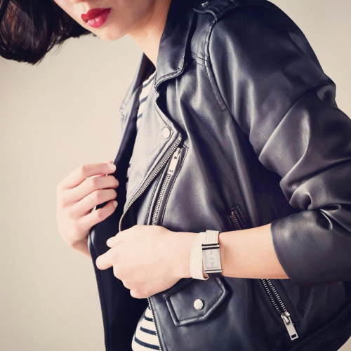 着替える時計アンタレス、バイカラーdeマイカラー(^^)
#michelherbelin #watch #madeinfrance #strap #change #black #white #ミッシェルエルブラン #時計 #フランス製 #ストラップ #ブラック #ホワイト #ootd